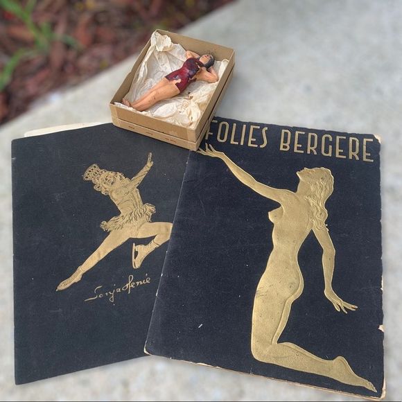 Vintage 1940’s 1950’s Folies Bergere Paris souvenir book & rubber pinup girl - Picture 1 of 16